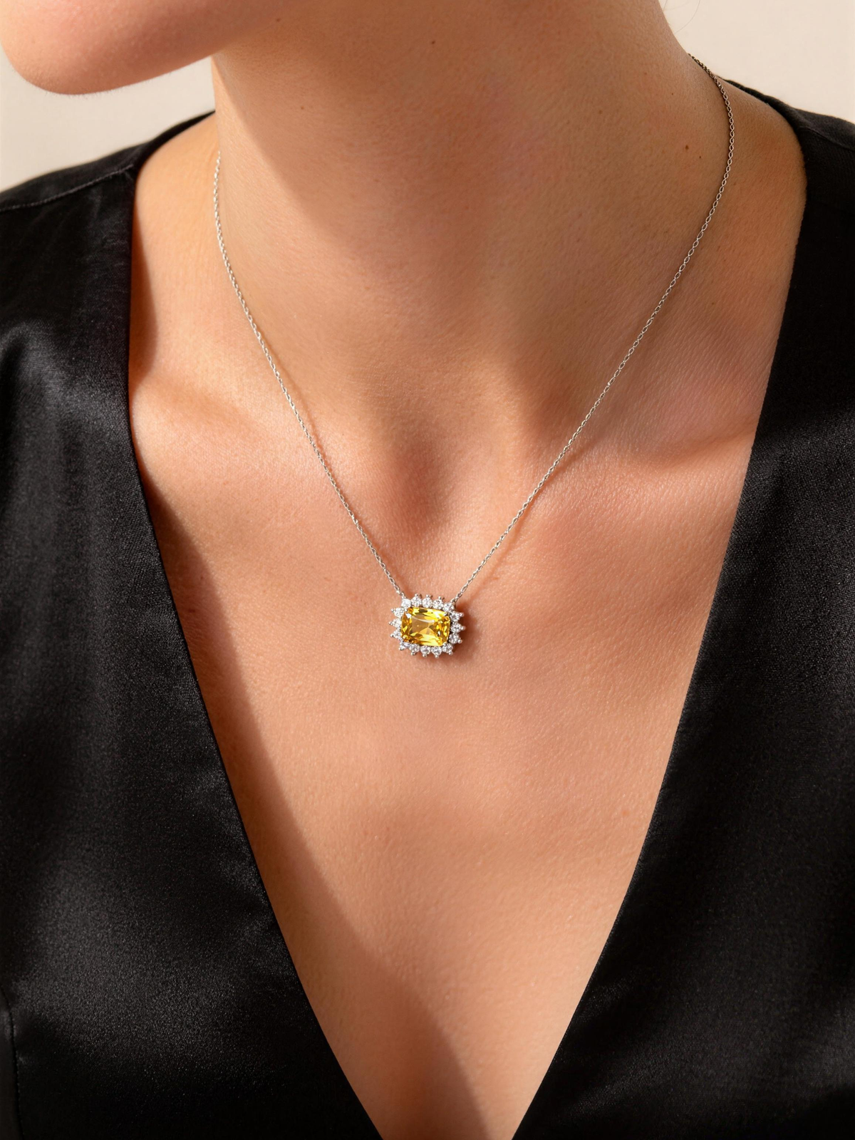 送媽媽珠寶怎麼選？母親節、生日與紀念日 Fine Jewelry 禮物指南